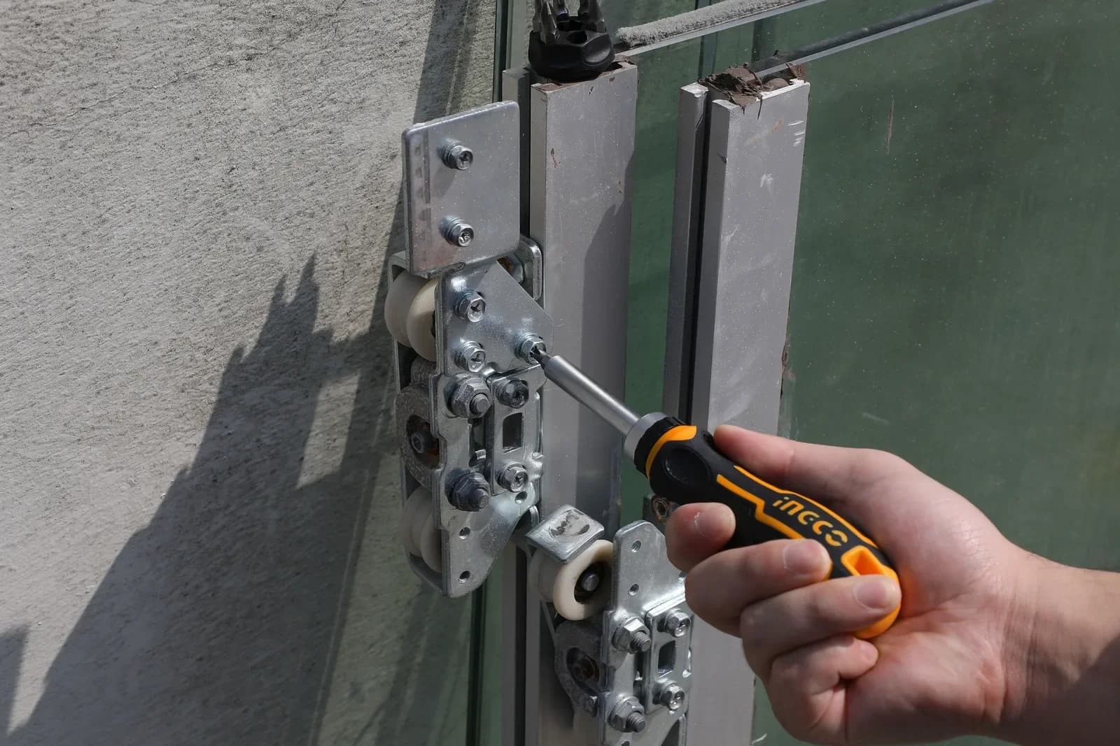 Отвертка короткая AKISD0808 INGCO SUPER