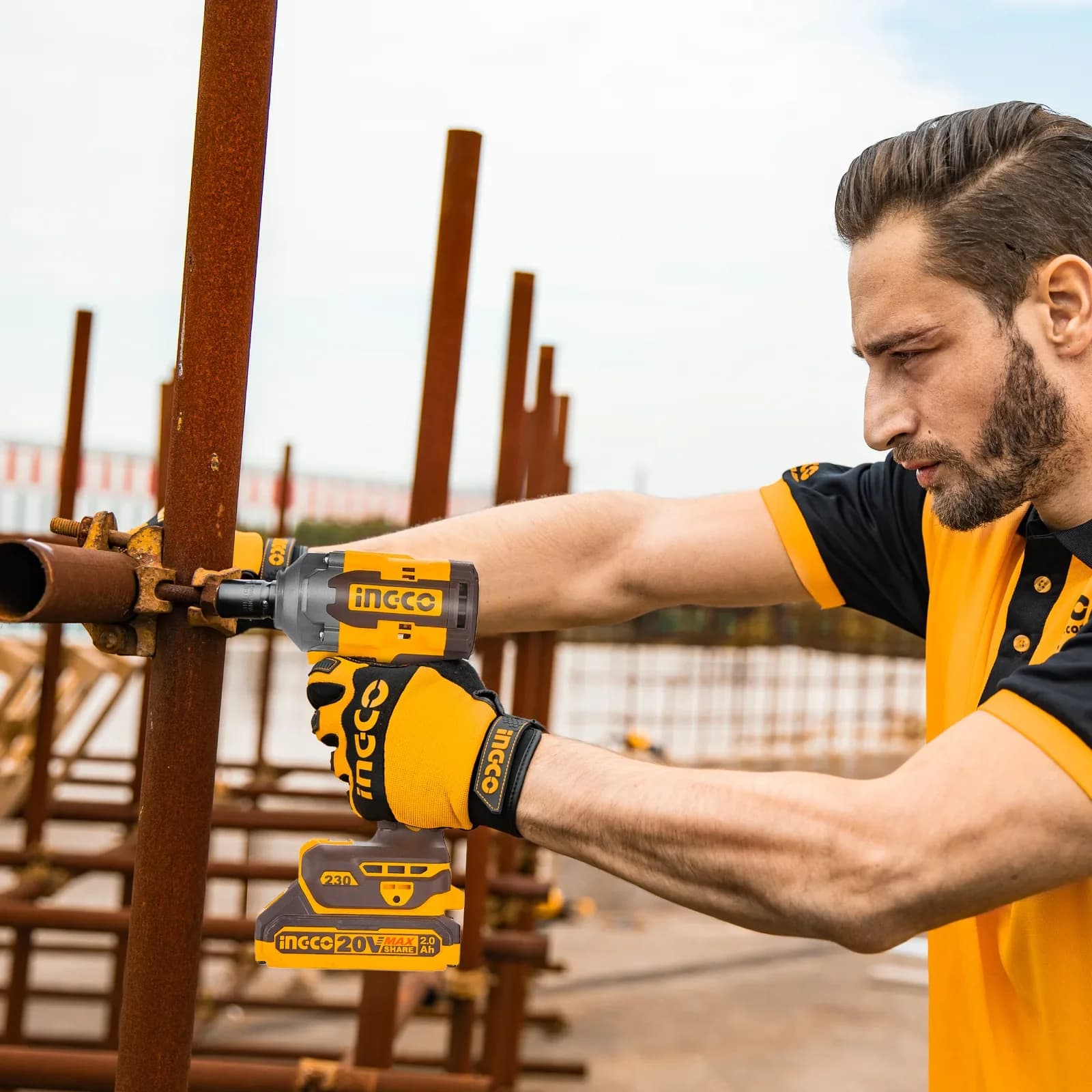Гайковерт-винтоверт CIWLI20236 230Нм, Акк, Б/щ P20S(20В) INGCO, 2хАКБ 2Ач и ЗУ 2А