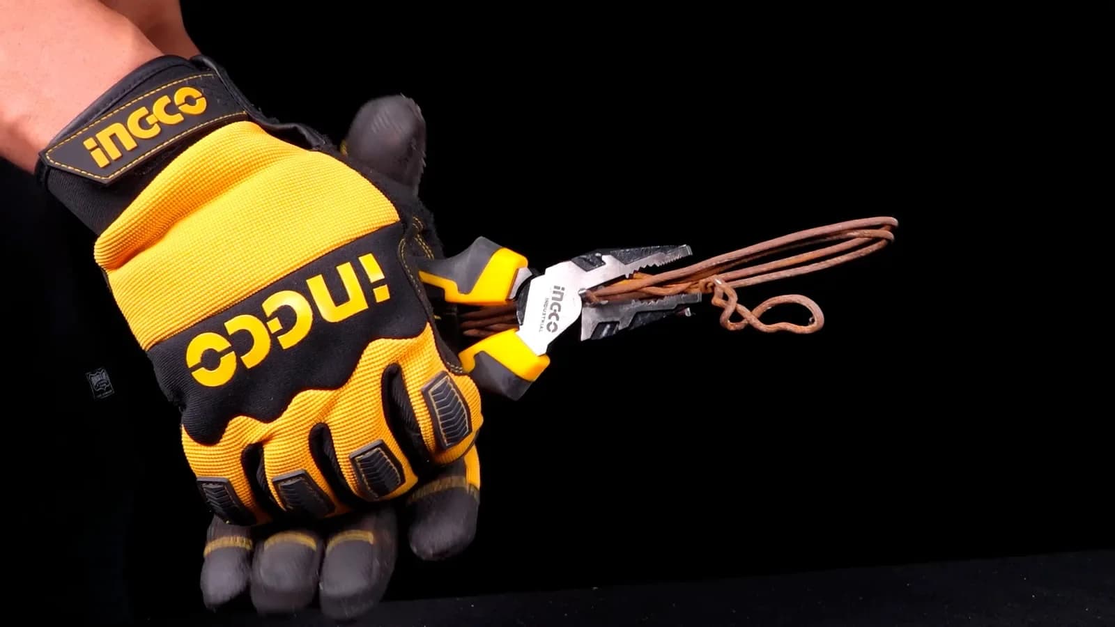 Плоскогубцы HHCP28200 INGCO, блистер INDUSTRIAL